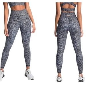 DOYOUEVEN Black Speckle TOP & LEGGINGS SET Size Medium (see measurements!)